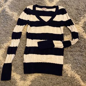 Arizona v-neck sweater navy and white size large
